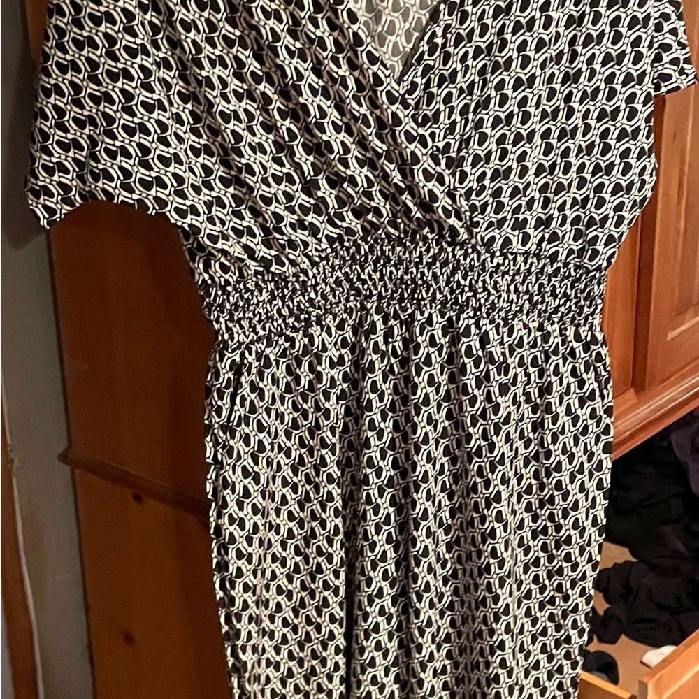 Elegant Black and White Patterned Dress